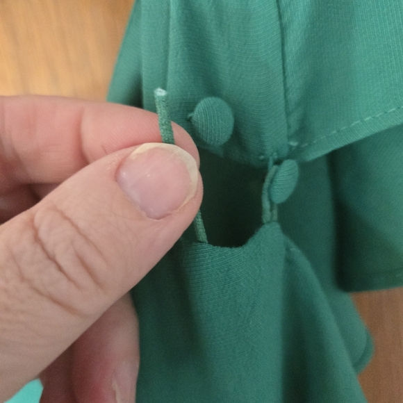 Elegant Green Women's Dress - Picture 5 of 9